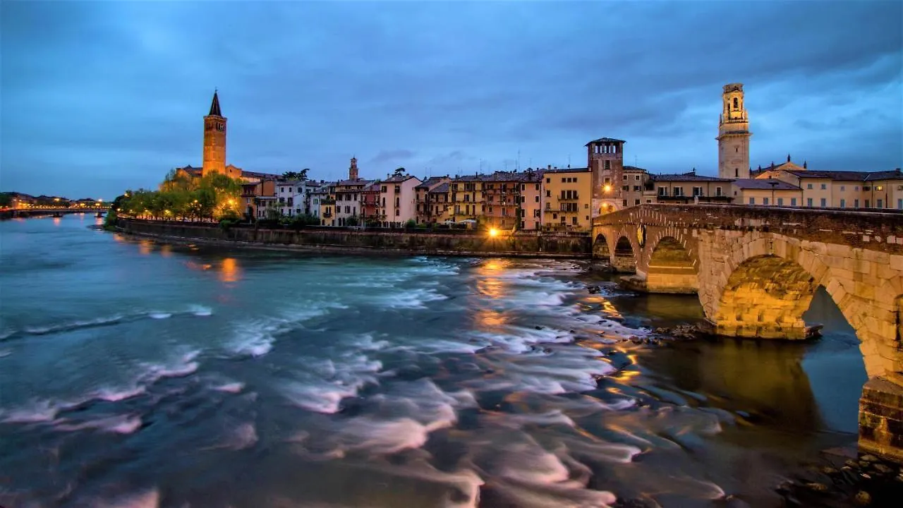 Vitti'S Home Verona Guest house